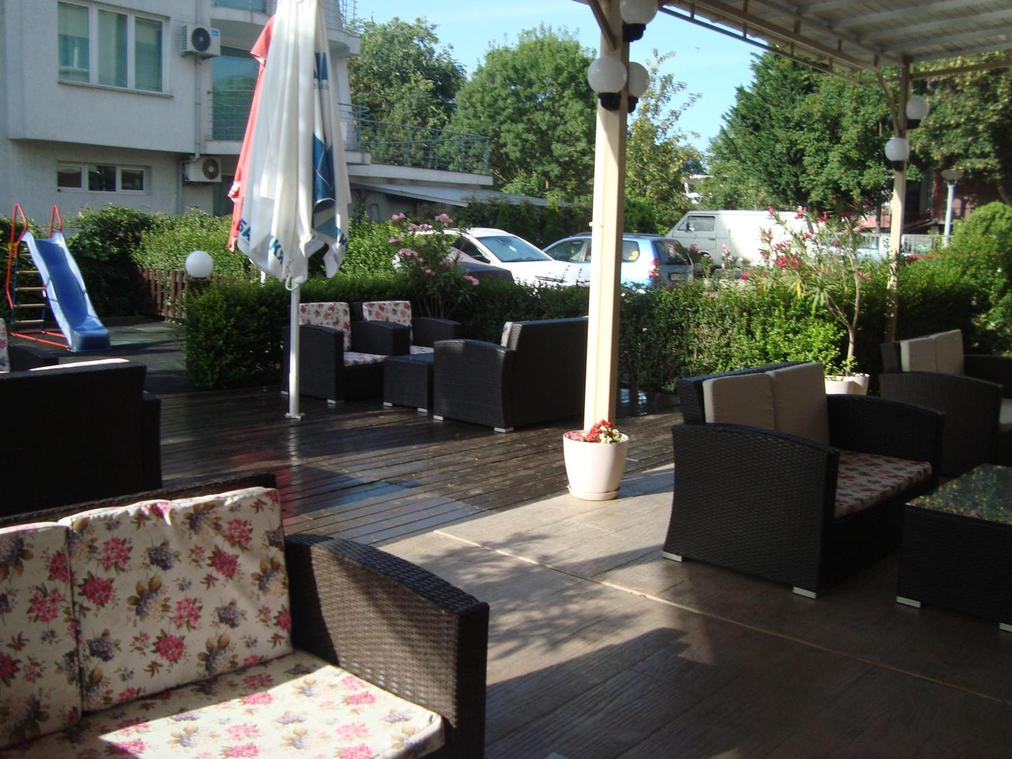 Hotel Astra Равда Экстерьер фото