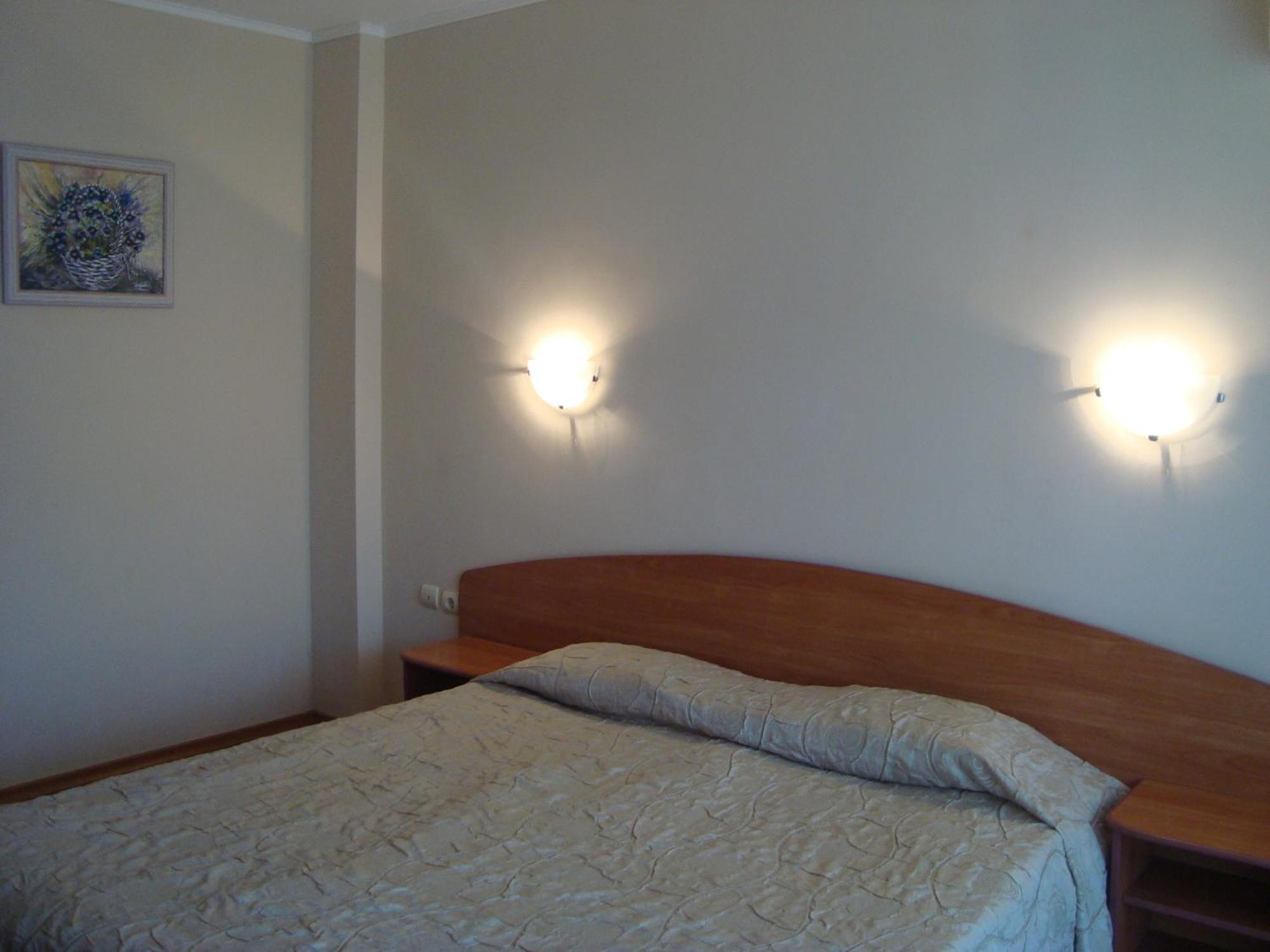 Hotel Astra Равда Экстерьер фото