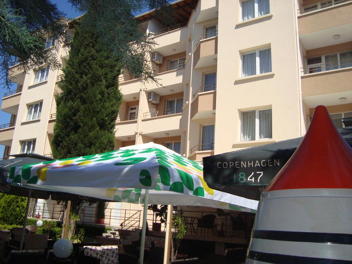 Hotel Astra Равда Экстерьер фото
