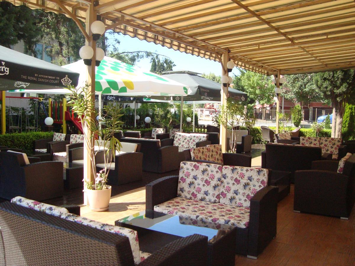 Hotel Astra Равда Экстерьер фото
