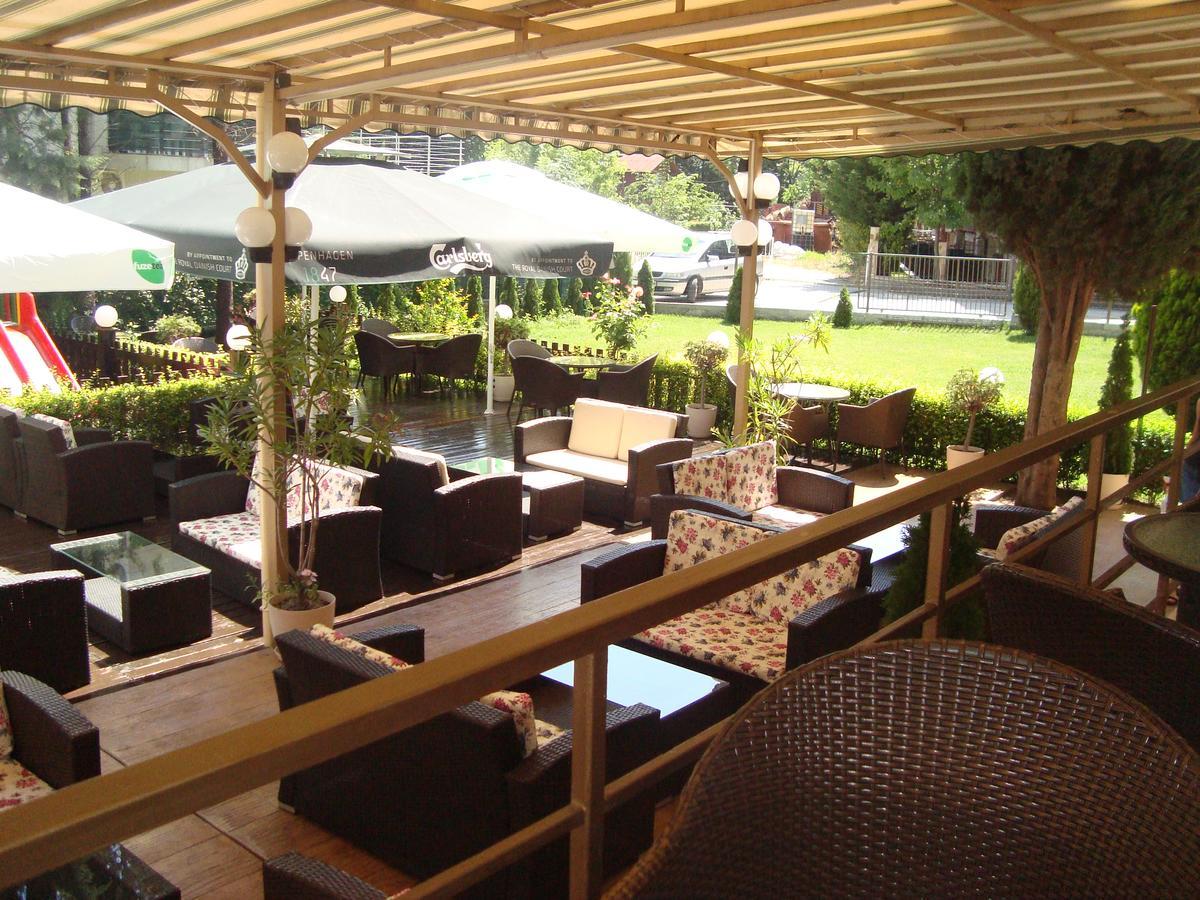 Hotel Astra Равда Экстерьер фото